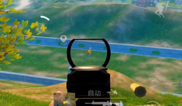 和平精英二指开火压枪