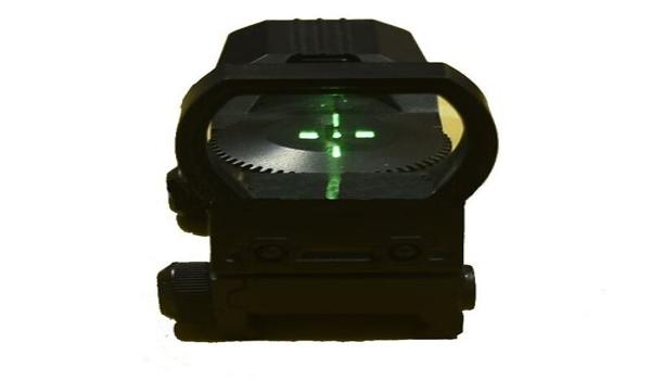 和平精英开辅助瞄准好吗